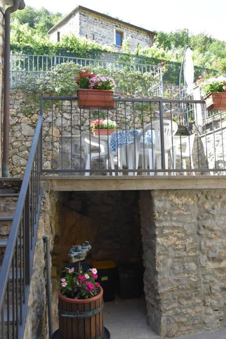 Casa Nel Borgo Antico Villa Quaratica Eksteriør billede