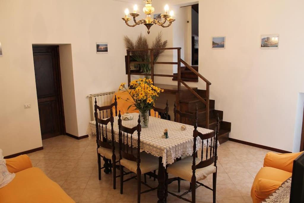 Casa Nel Borgo Antico Villa Quaratica Eksteriør billede